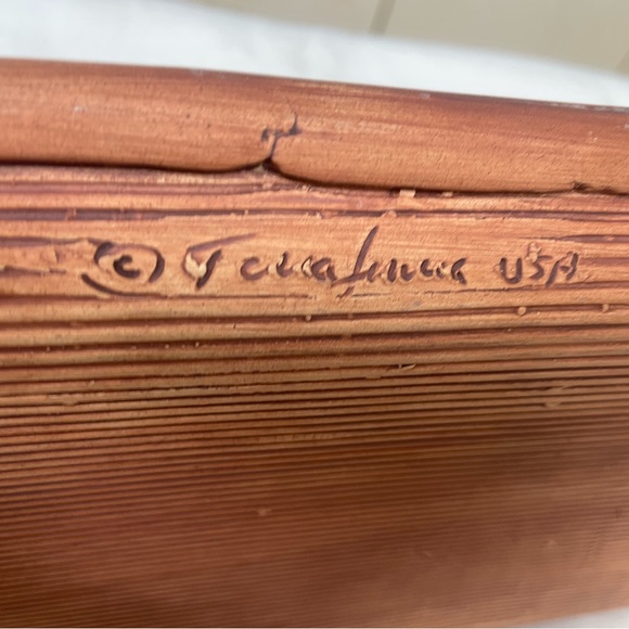 Ellen Evans Terrafirma Sea Green 16 3/4” tray with matte grape leaf decoration - Picture 5 of 7